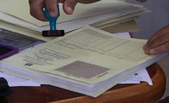 إيداع مستحقات المراقبين على التوجيهي بالبنوك