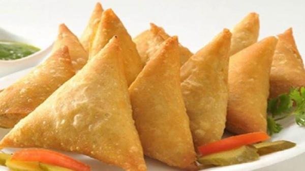 أنجح طريقة لقلي السمبوسة دون تشرب الزيت