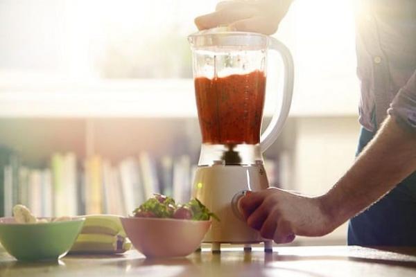 لتوفير الجهد أثناء تنظيف الخلاط الكهربائي بدون تعب