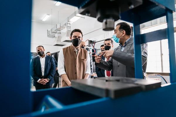 ولي العهد يفتتح مبنى بكلية معان