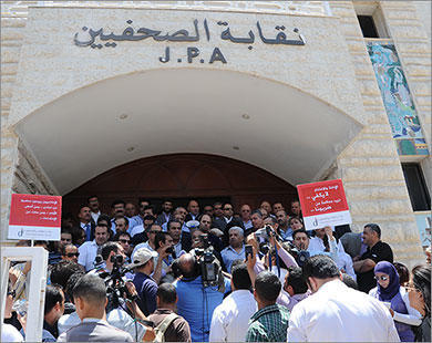 صحافيون يهددون النقابة باللجوء للمحكمة الإدارية