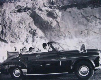 صور نادرة من شهر عسل الملكة إليزابيث في اليمن