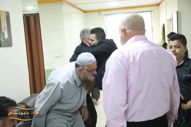 مبروك للزميلين علاء ناجي ورزان السيد الخطوبة