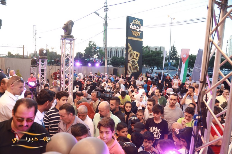 إفتتاح حلويات النجمة في منطقة أبونصير