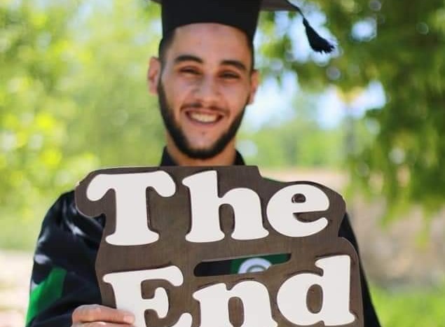 عامل الوطن الأسمر يروي لخبرني قصة كفاحه.. كنت ادرس بالشارع ! 