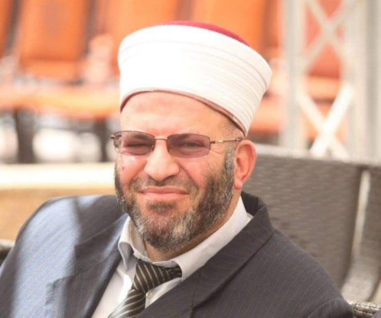 حكم تعليق الحذاء على السيارة!