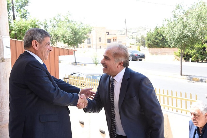 الاستاذ الدكتور محمد المجالي رئيس جامعة الزيتونة الاردنية يقيم مادبة غداء