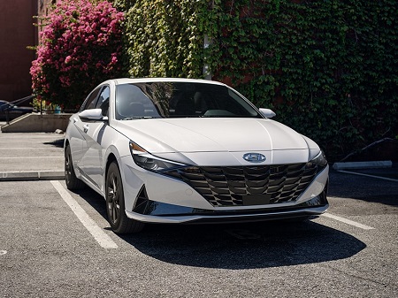 وصول هيونداي إلنترا هايبرد 2023 الجديدة كلياً إلى الأردن