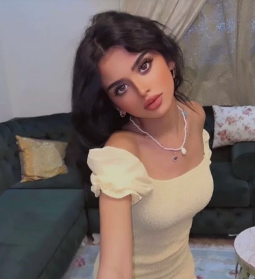 شاهد لجين أم رموش تستفز جمهورها بإطلالة جريئة