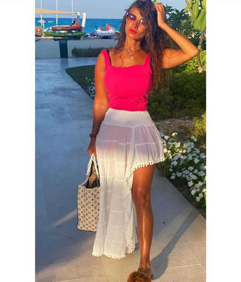 صور الفنانة زينة.. إطلالات جريئة هزت وسط البلد