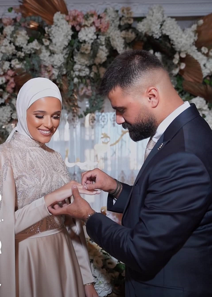 خطوبة لينا اللبدي وحمزة سمارة تلقى تفاعلا واسعا بالاردن