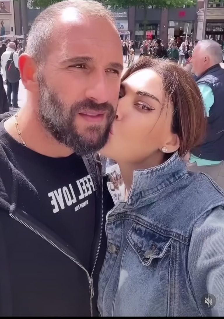 صور سيرين عبدالنور.. ملابس جريئة وقبلات ساخنة