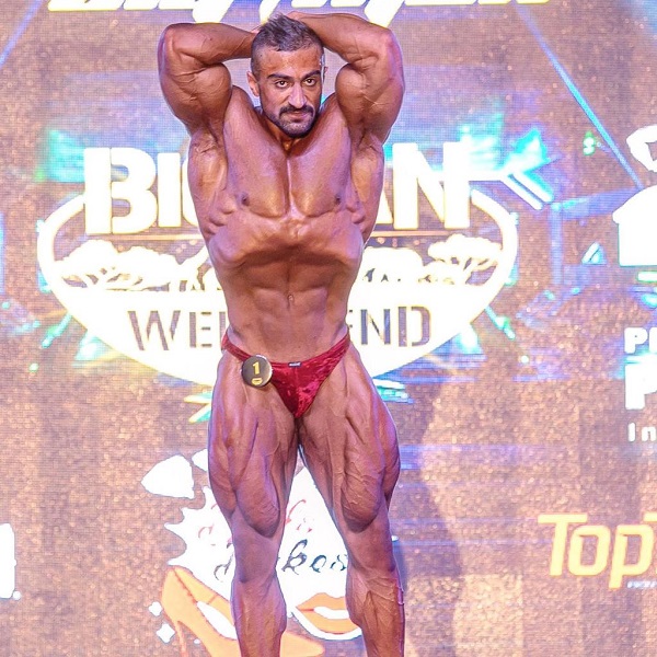 الدكتور النسور .. أردني يعشق التتويج والعضلات - صور