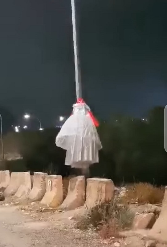 بالصور.. فستانا زفاف يثيران الجدل في الطفيلة