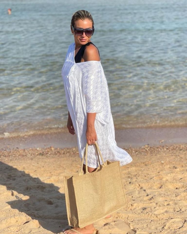 ريم البارودى بكاش مايوه أبيض شفاف في شرم الشيخ