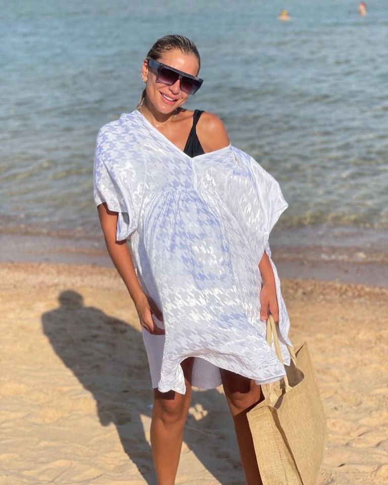 ريم البارودى بكاش مايوه أبيض شفاف في شرم الشيخ