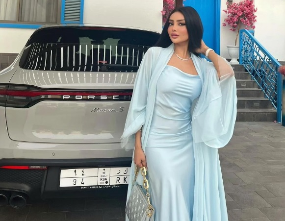 مروج الرحيلي تشارك متابعيها بصور سيارتها - صورة