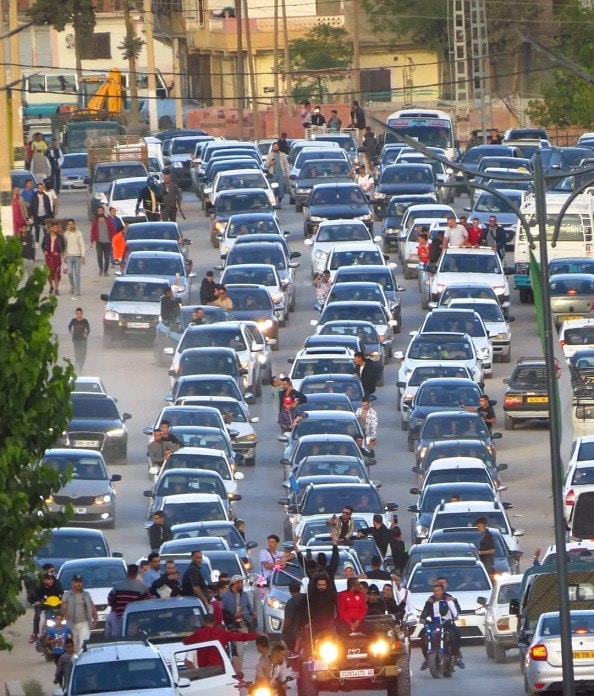 بالصور : شاب يتحول زفافه لحفل أسطوري في الجزائر.. اليكم قصته المؤثرة