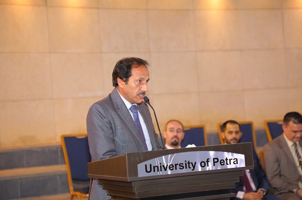 مركز التعليم المستمر بجامعة البترا يخرج طلبة الدبلوم التدريبي