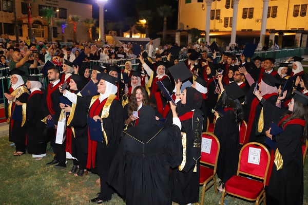 مركز التعليم المستمر بجامعة البترا يخرج طلبة الدبلوم التدريبي