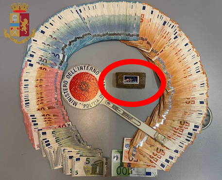 صورة أشرف حكيمي على حشيش مصادر في إيطاليا