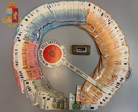 صورة أشرف حكيمي على حشيش مصادر في إيطاليا