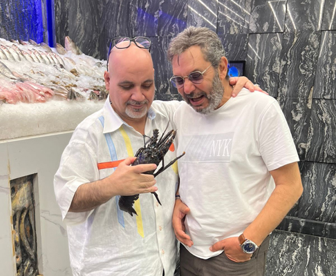 المنتج محمد المجالي و زوجتة محط اهتمام النجوم المصريين