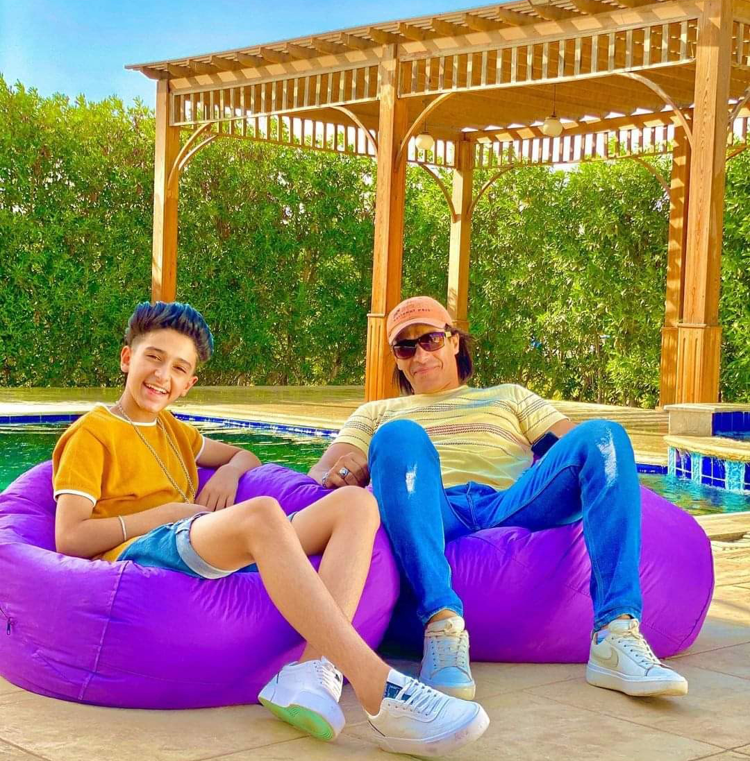 القبض على سامر المدني ووالده لاعتدائهما على رجل وتصويره عاريا