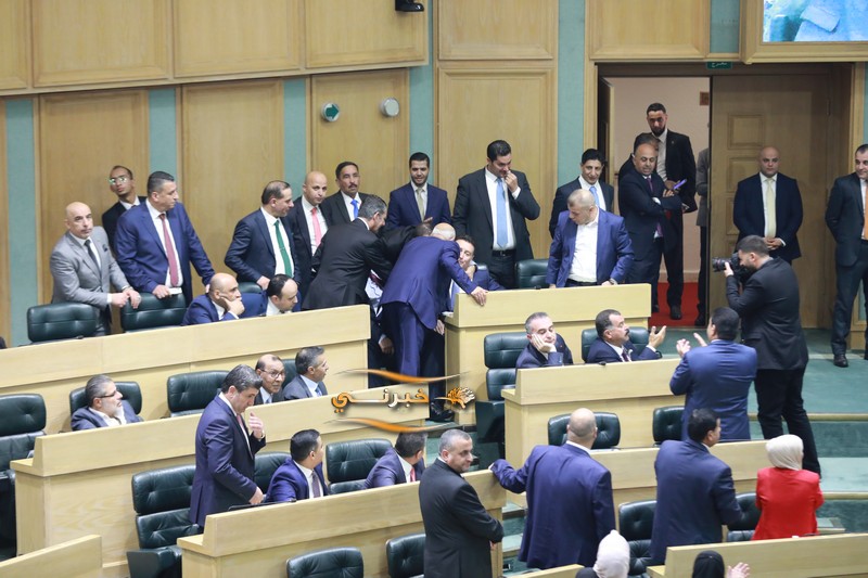 أحمد الصفدي رئيساً لمجلس النواب الأردني