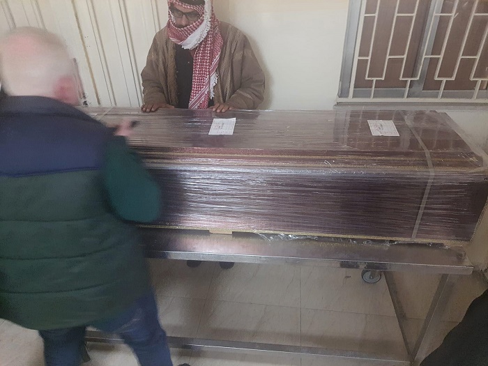 بالصور.. وصول جثمان الفنان طلفاح للطب الشرعي بالأردن