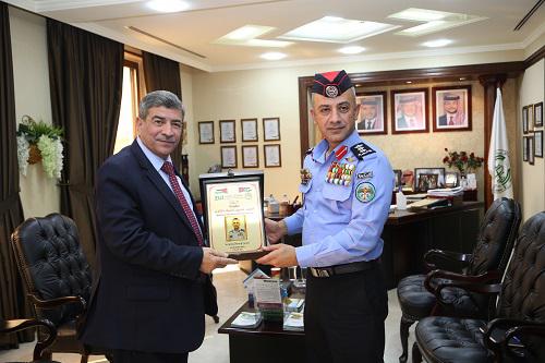 يوم توعوية في جامعة الزيتونة حول آفة المخدرات والحد من ظاهرة حوادث السير 