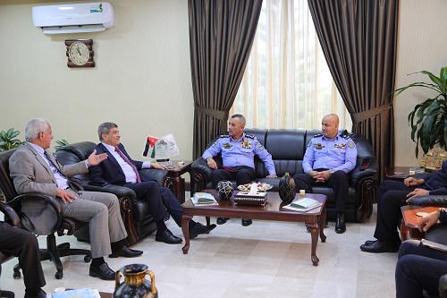 يوم توعوية في جامعة الزيتونة حول آفة المخدرات والحد من ظاهرة حوادث السير 