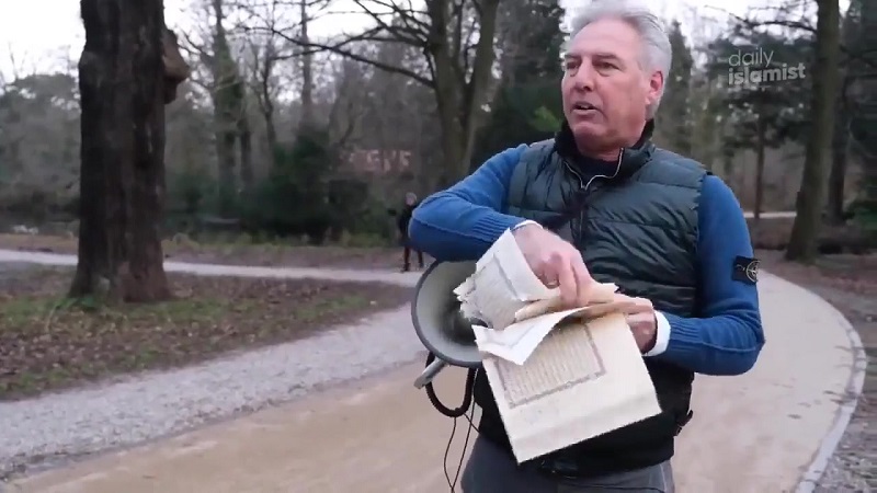 بعد السويد.. حرق القرآن الكريم بهولندا - صور