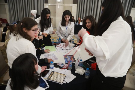 مدارس الكلية العلمية الاسلامية تنظم مؤتمر الأمم المتحدة المصغر - صور 