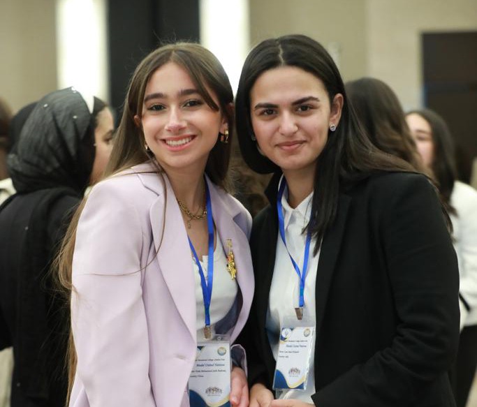 مدارس الكلية العلمية الاسلامية تنظم مؤتمر الأمم المتحدة المصغر - صور 