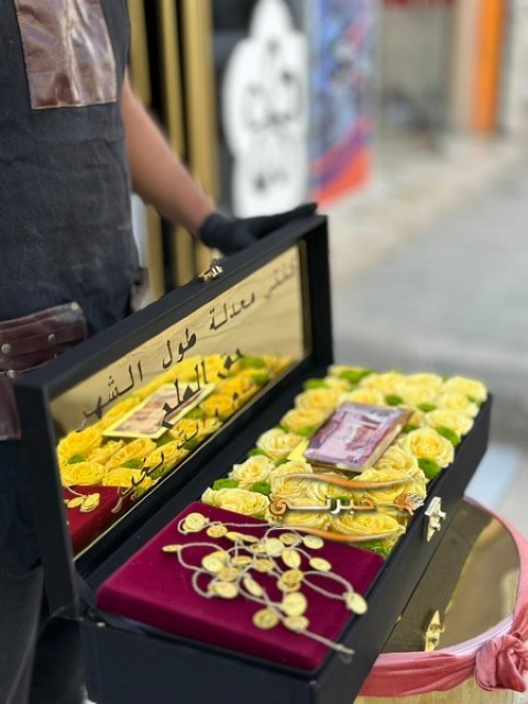 بالفيديو.. أردني يقدم عيدية لزوجته بقيمة 30 ألف دينار