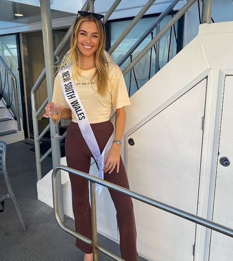 وفاة ملكة جمال العالم المحتملة بعد سقوطها عن حصان