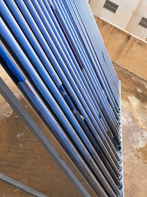 البرد بالأردن حطّم سخّانات شمسية - صور 