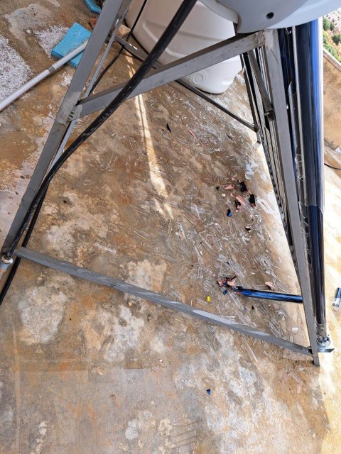 البرد بالأردن حطّم سخّانات شمسية - صور 