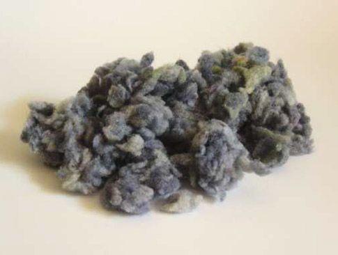 سبب غريب وراء وجود قطن في سرة البطن