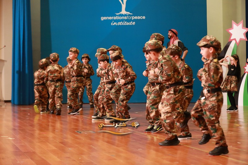 أكاديمية بناة الغد تحتفي بتخرج الفوج الخامس عشر للروضة – صور