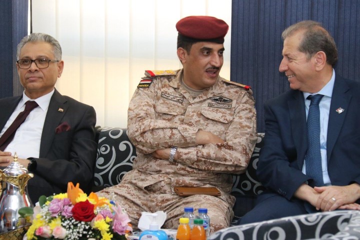 بحضور السفير اليمني مناقشة رسائل ماجستير في عمان العربية لطلبة يمنيين 