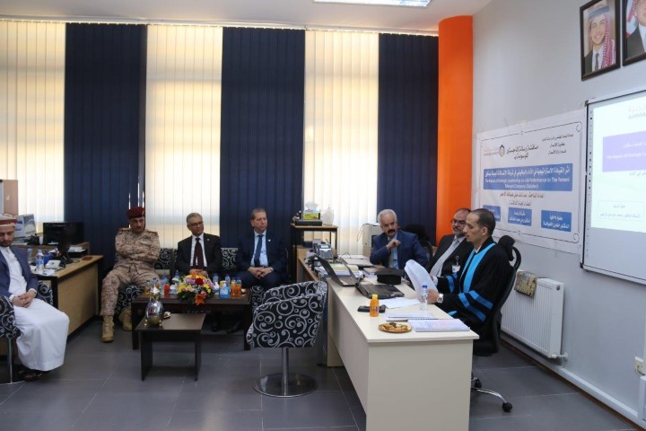 بحضور السفير اليمني مناقشة رسائل ماجستير في عمان العربية لطلبة يمنيين 
