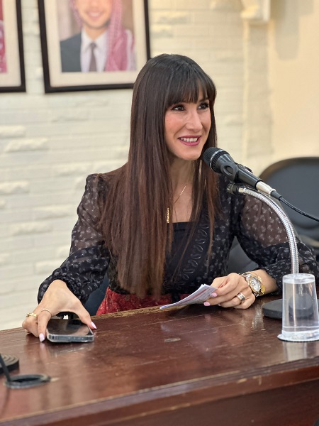 أبو سنينة توقع مجموعتها القصصية كسرة من روح - صور 