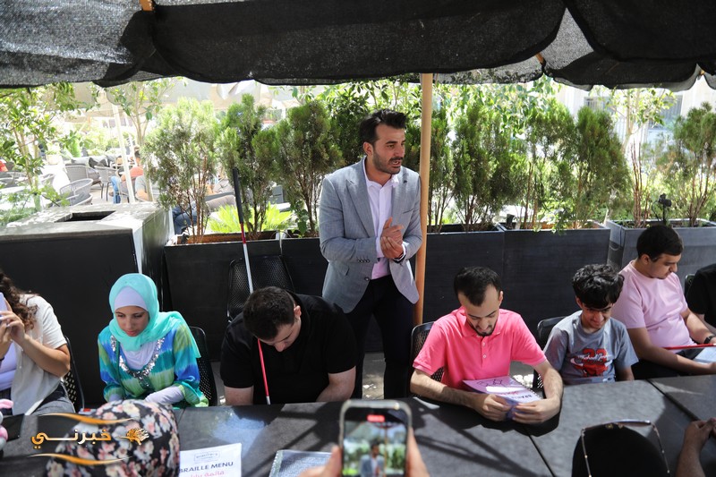 قهوة ديميتريز تضيف البهجة لقلوب أصحاب الهمم  