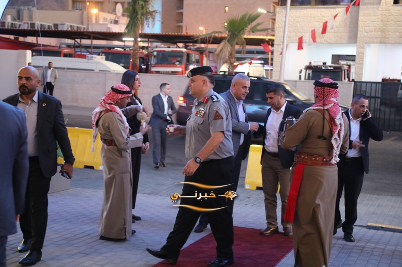 الخصاونة يرعى افتتاح النافورة مول في العقبة