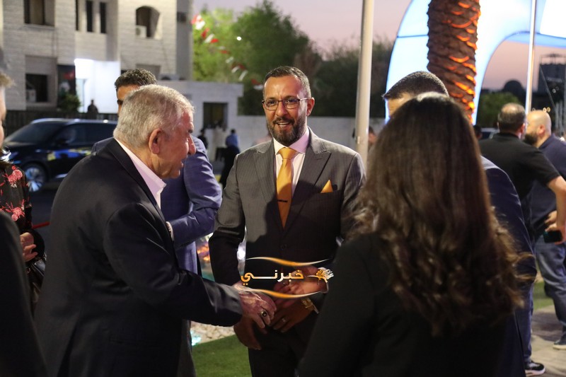 الخصاونة يرعى افتتاح النافورة مول في العقبة