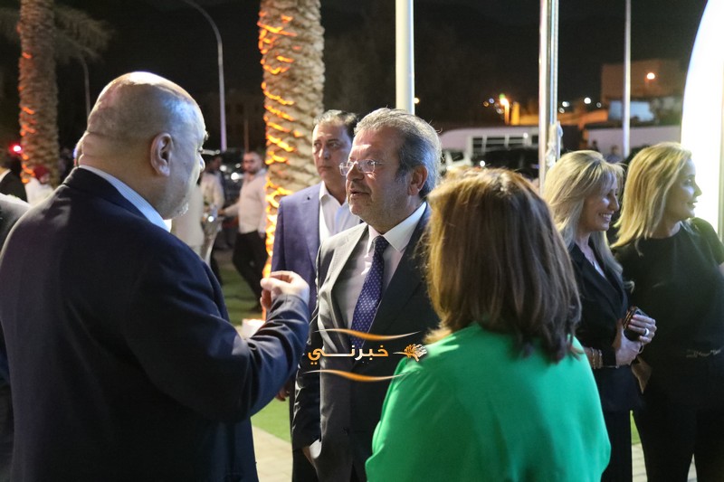 الخصاونة يرعى افتتاح النافورة مول في العقبة