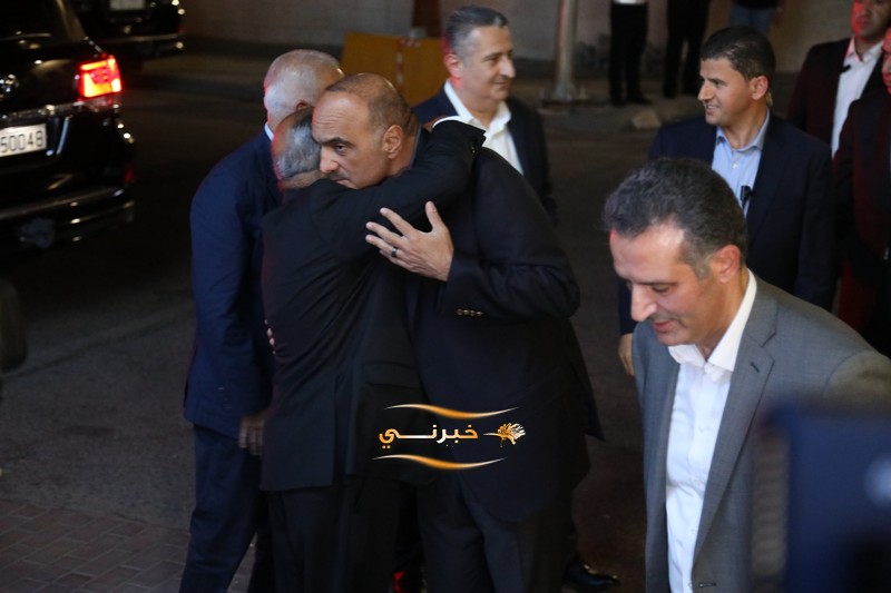 الخصاونة يرعى افتتاح النافورة مول في العقبة