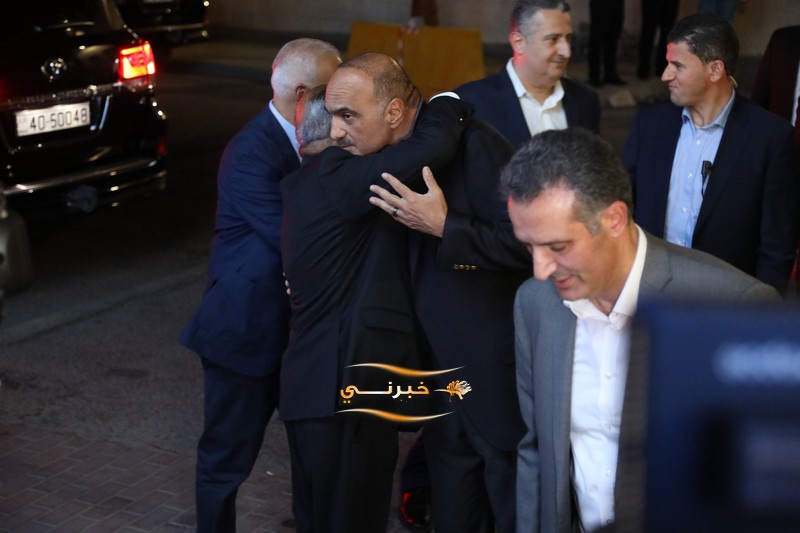 الخصاونة يرعى افتتاح النافورة مول في العقبة